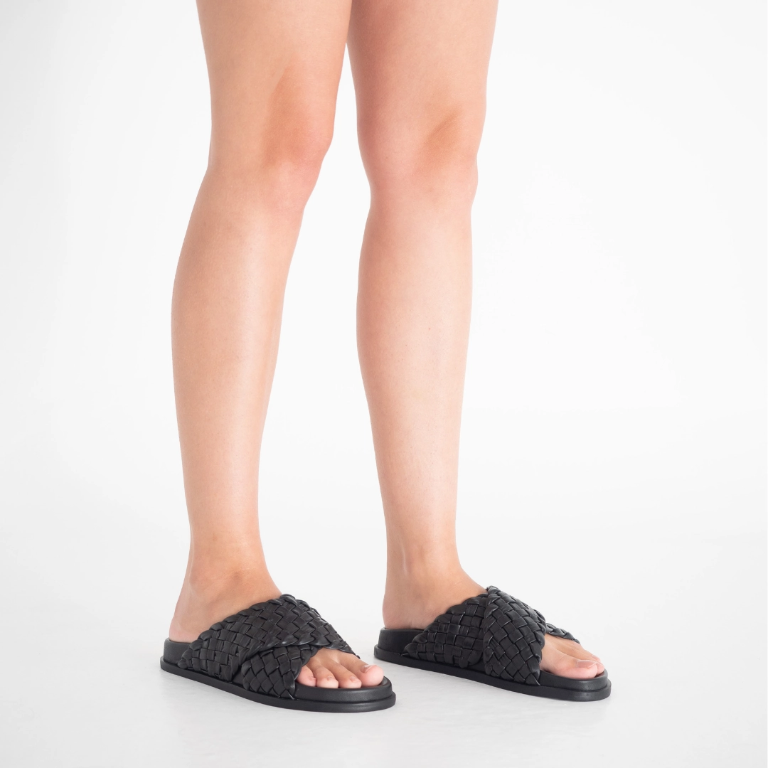 Evelyn Footbed Black
