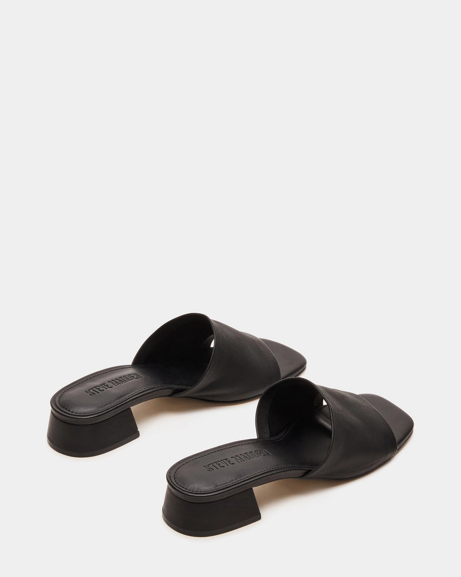 MONTGOMERY BLACK LEATHER