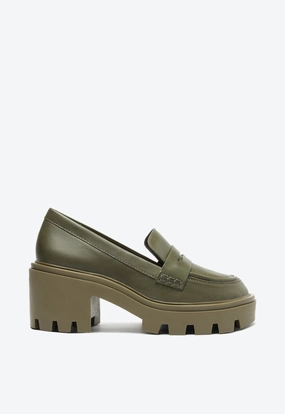 Viola Tractor Leather Flat