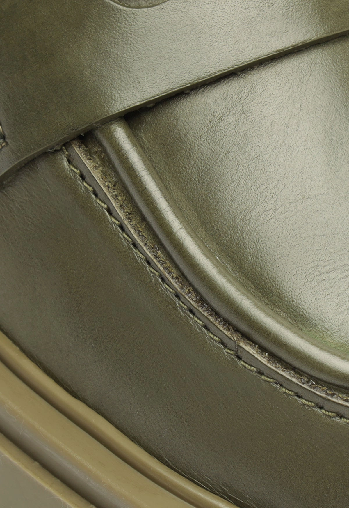 Viola Tractor Leather Flat