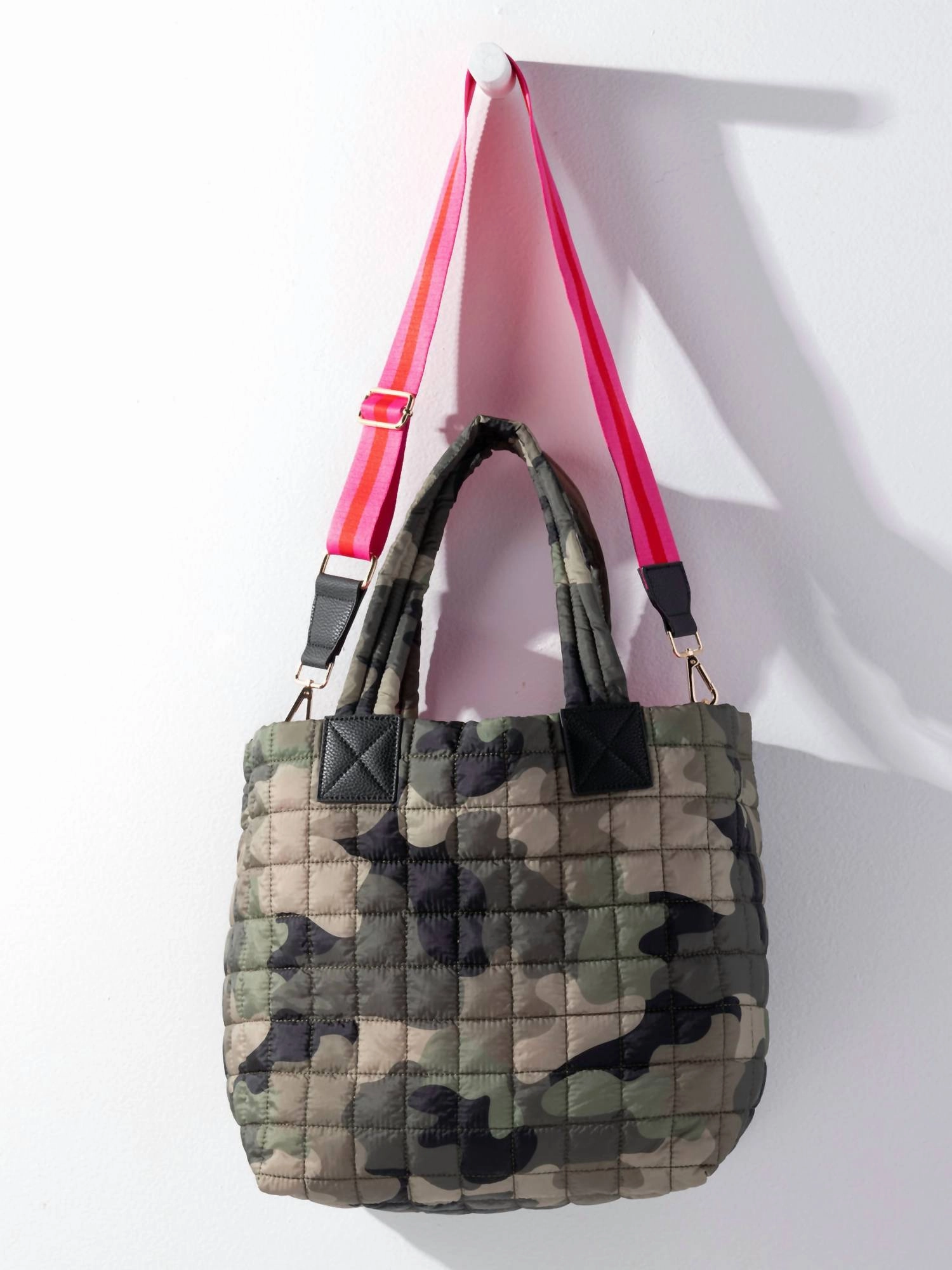 Women's Ezra Tote In Camo